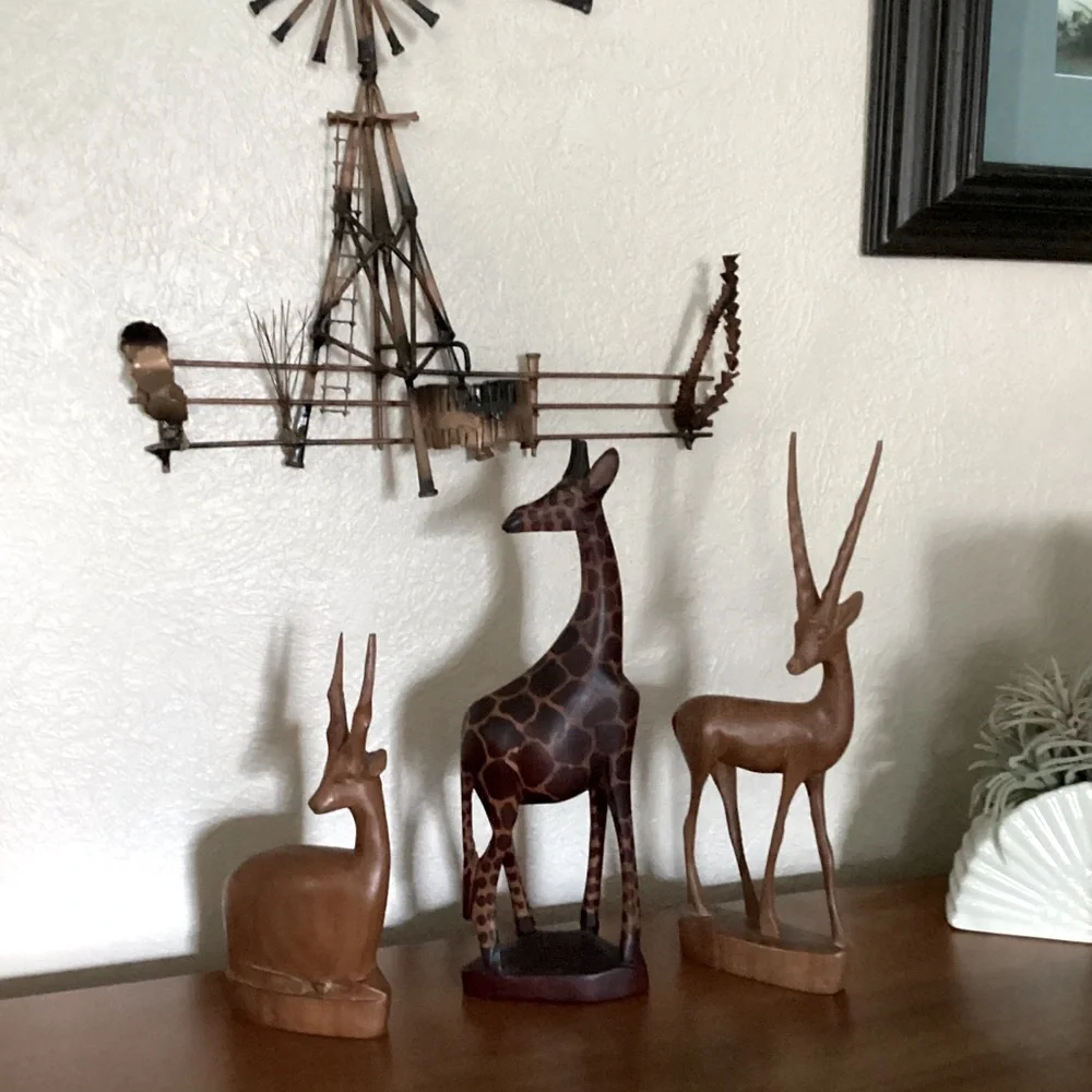 Pier 1 Imports Giraffe Figurine With Base Hand Carved Wood KENYA Vintage